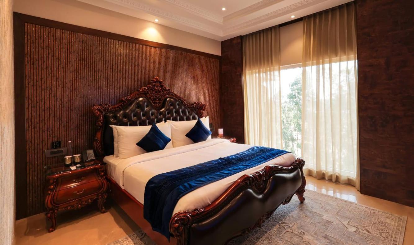 Hukam'S Lalit Mahal - Hotel Convention Club Rāipur Eksteriør billede